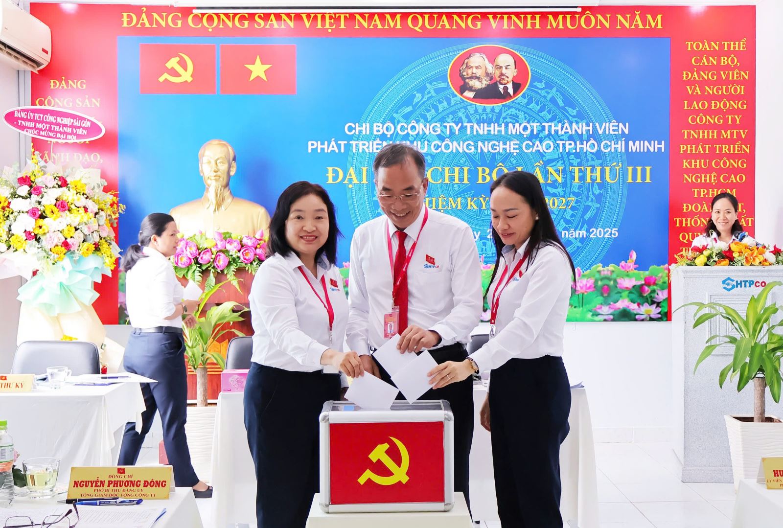 Bỏ phiếu bầu cấp ủy nhiệm kỳ 2025-2027